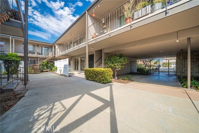 Building Photo - 2940 W Carson St