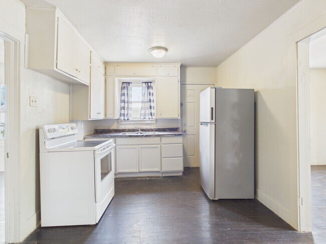 Building Photo - 913 S Louisiana St