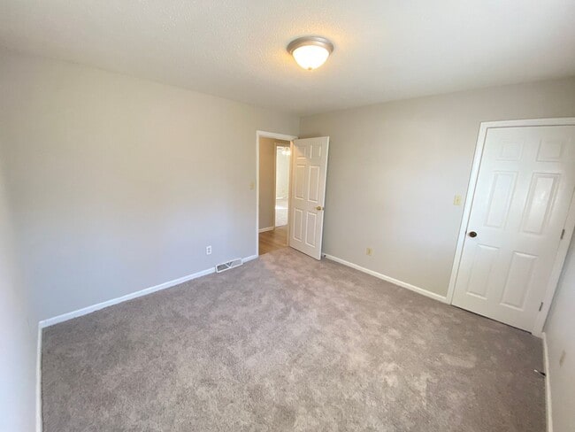 Building Photo - 3bed/2bath house on large lot with garage, Minutes from Hwy 73 and I-85, Close to Concord