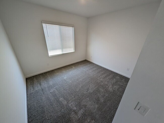 Building Photo - 3339 Rocky Waters Ave