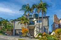 Building Photo - Extraordinary 5-Bed / 5-Bath Oceanfront Property in La Jolla!