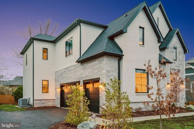 Building Photo - 1100 Balls Hill Rd