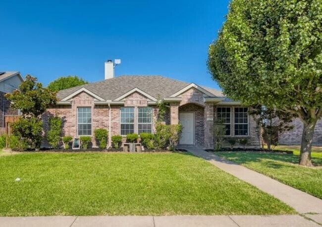 Primary Photo - 103 Hollow Tree Dr