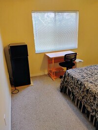 Building Photo - 45 Brewster Ln