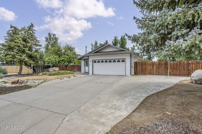 Building Photo - 17575 Parrot Dr