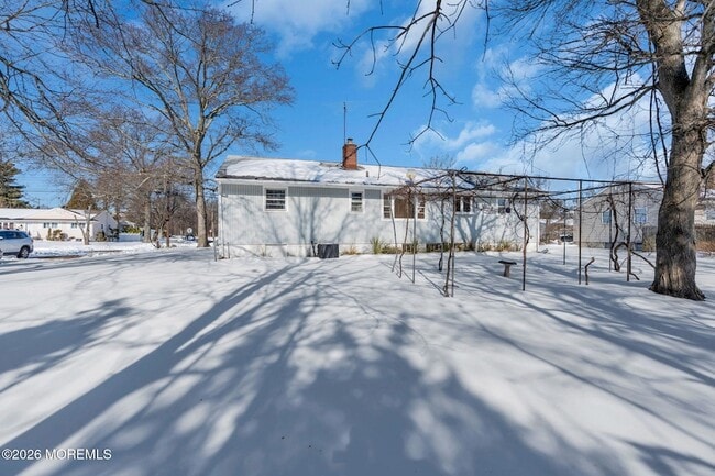 Building Photo - 7 Klein St