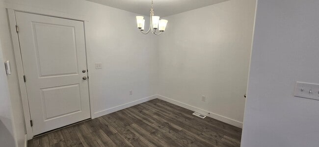 Building Photo - 3 Bed 2 Bath Townhouse in Lehi!!