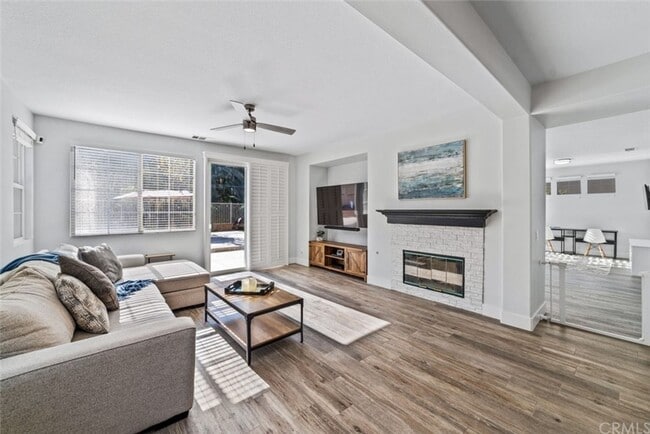 Building Photo - Beautiful Tuscany Hills 5 Bedroom Home