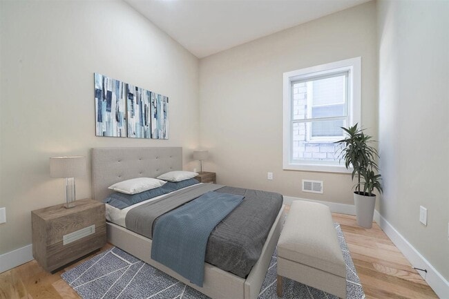 Building Photo - 125 Collard St