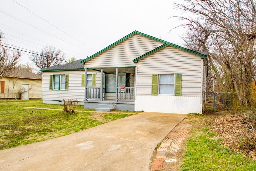 Building Photo - 2206 NW 19th St