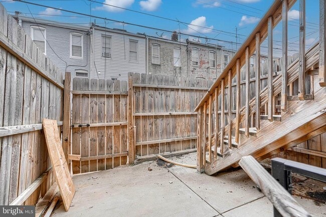 Building Photo - 404 N Robinson St