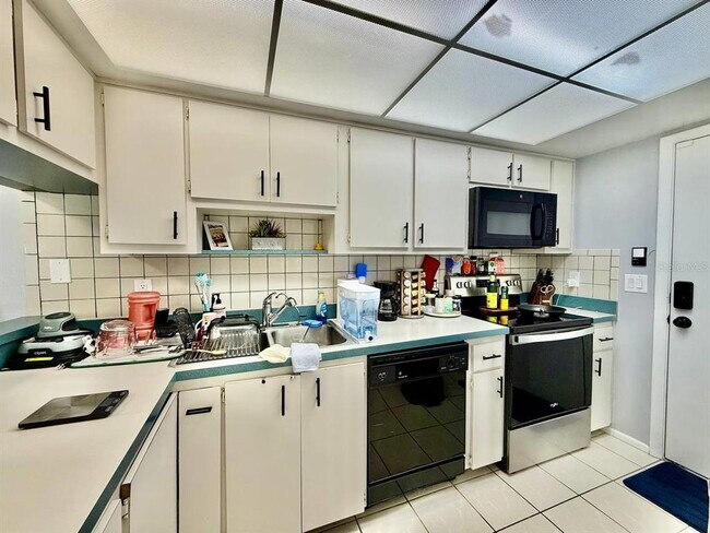 Building Photo - 1843 Bough Ave