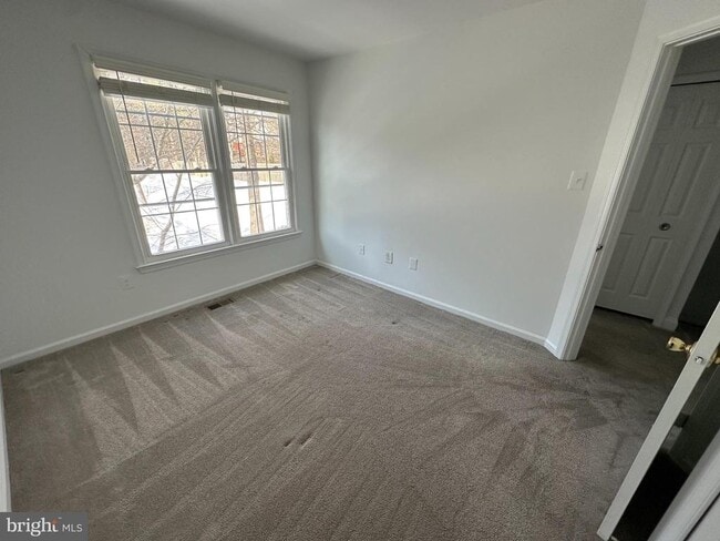 Building Photo - 4713 Columbia Rd