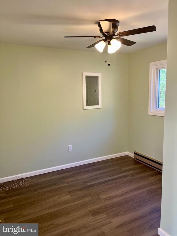 Building Photo - 265 Hill Climb Rd