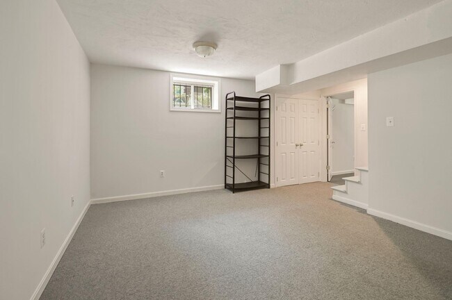 Building Photo - 4505 Alton Pl NW