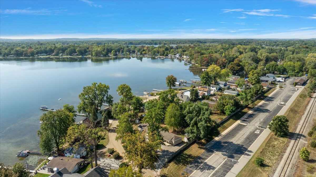Building Photo - 5155 Girard Dr