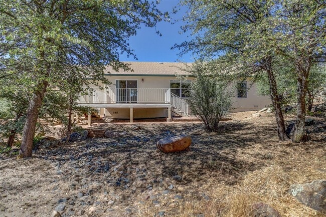 Building Photo - Immaculate 3 bedroom, 2 bath home in Prescott Heights