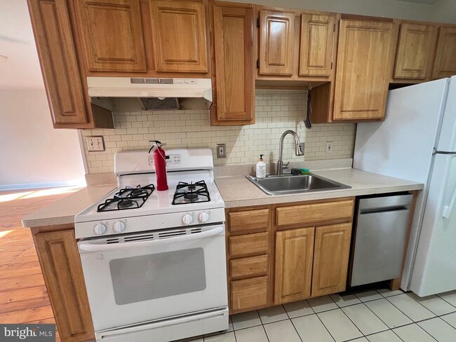 Building Photo - 4127 Cresson St