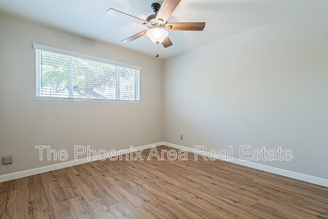 Building Photo - 1102 N 72nd Pl