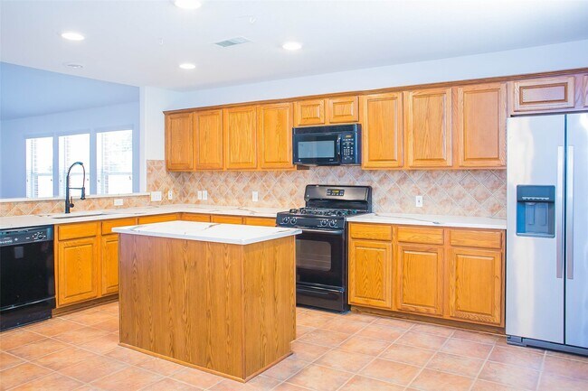 Building Photo - 91 Genesee Ridge Dr