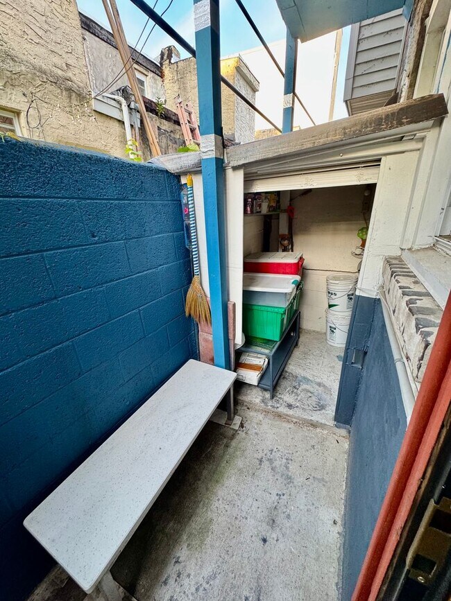 Building Photo - 1231 Ellsworth St