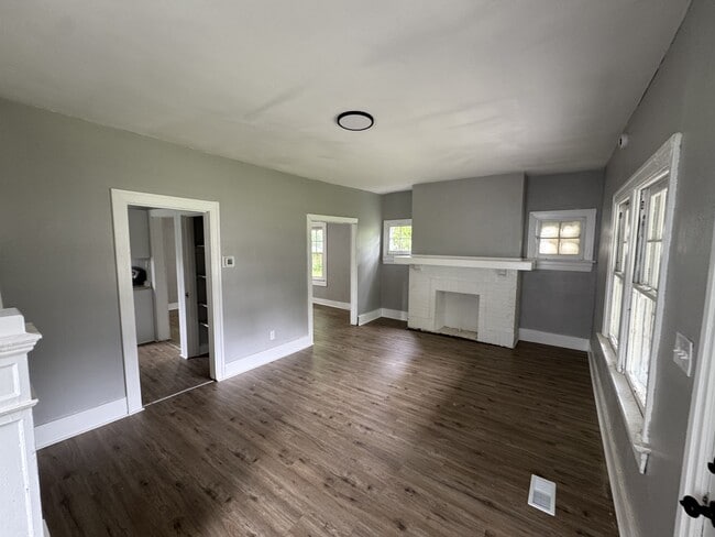 Building Photo - 555 Cedarhurst Ave