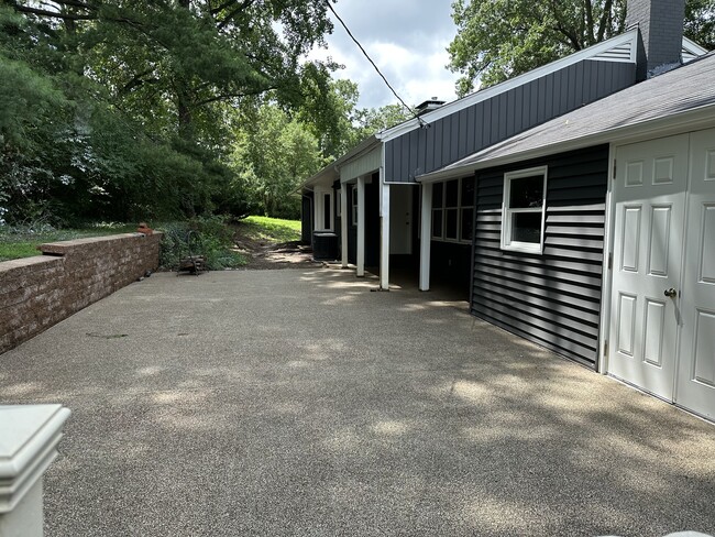 Building Photo - 20 Lindworth Dr