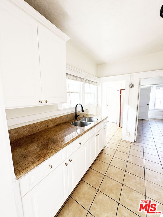 Building Photo - 1743 S Catalina St