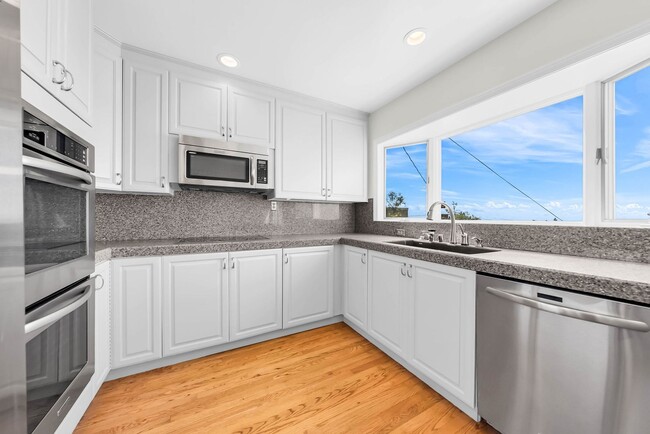 Building Photo - Gorgeous Golden Gate Heights home with gar...