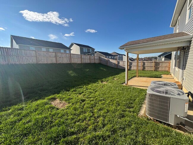 Building Photo - 140 Landry Ln