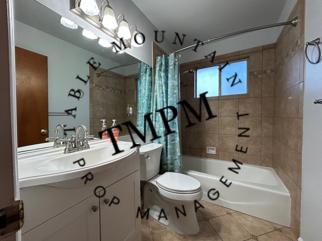 Building Photo - 120 Bessie Ln