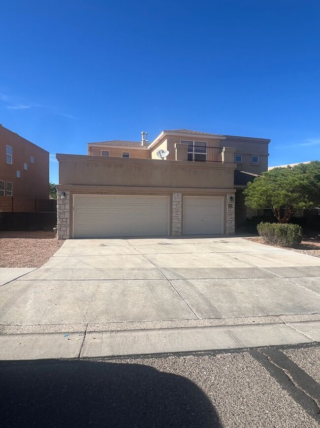 Primary Photo - Beautiful 4 bedroom , 2.5 Bathroom 3 car g...