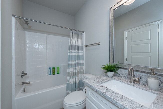 Building Photo - 4009 Oaklawn St