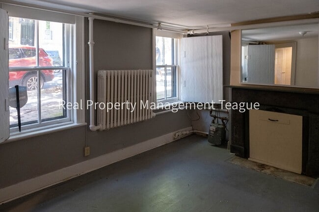 Building Photo - Beautiful Brownstone !