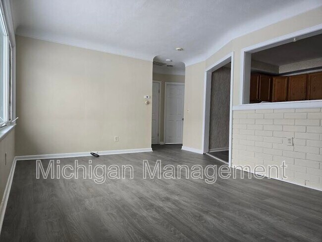 Building Photo - 6927 Janet St