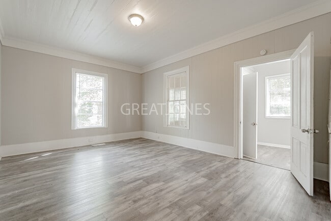 Building Photo - 218 N Lee St