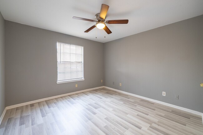 Building Photo - 14600 Fonmeadow Dr