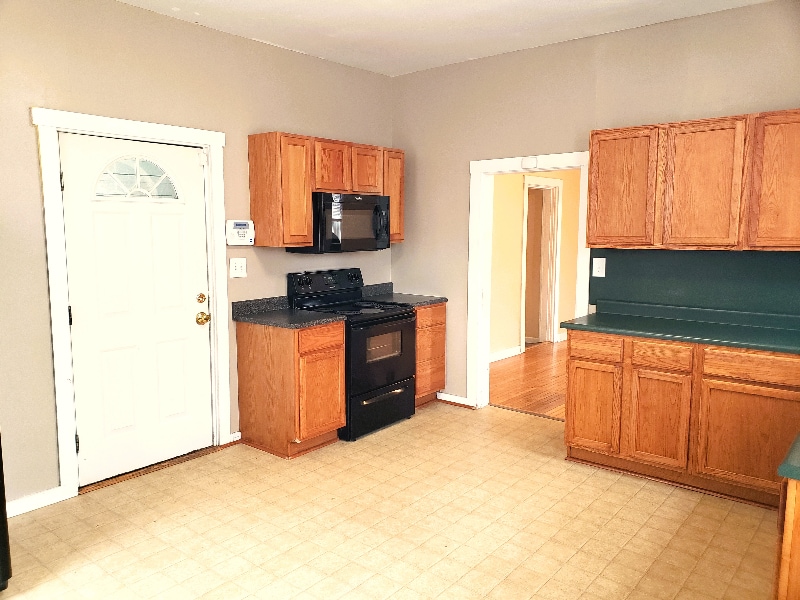 Building Photo - 902 N 9th St