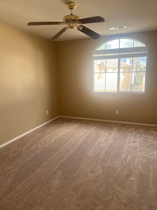 Building Photo - The Meadows Condo in Camarillo