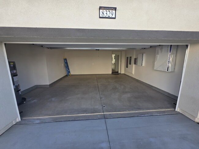 Building Photo - PRICE REDUCTION!! Sycamore Heights 3-Bedroom Condo  with 3 Full Baths 1588 Sq Ft of Modern Living!"