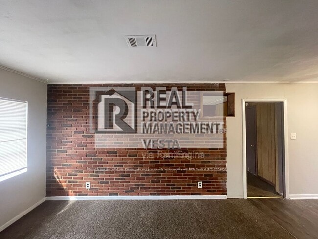 Building Photo - 4342 Pinedale Dr