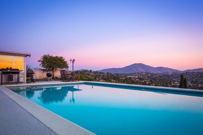 Building Photo - Rare newer one level view single family home