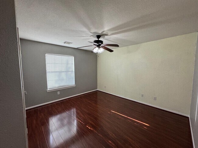 Building Photo - 24423 Hampton Lakes Dr