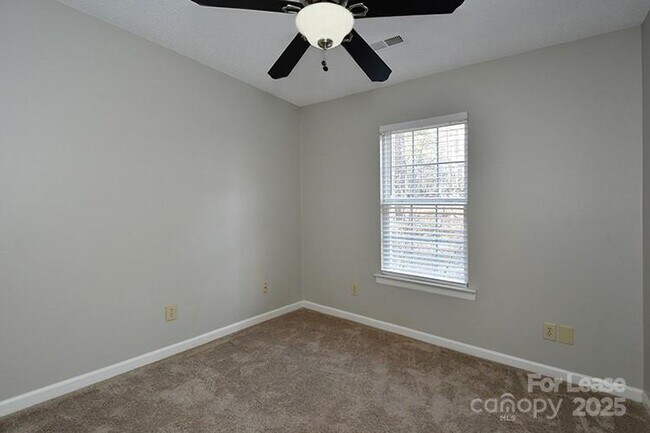 Building Photo - 116 Milbros Ln