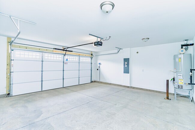 Building Photo - 819 Marple Pl