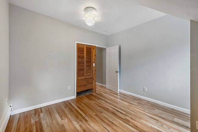 Building Photo - 2043 Carroll Ave