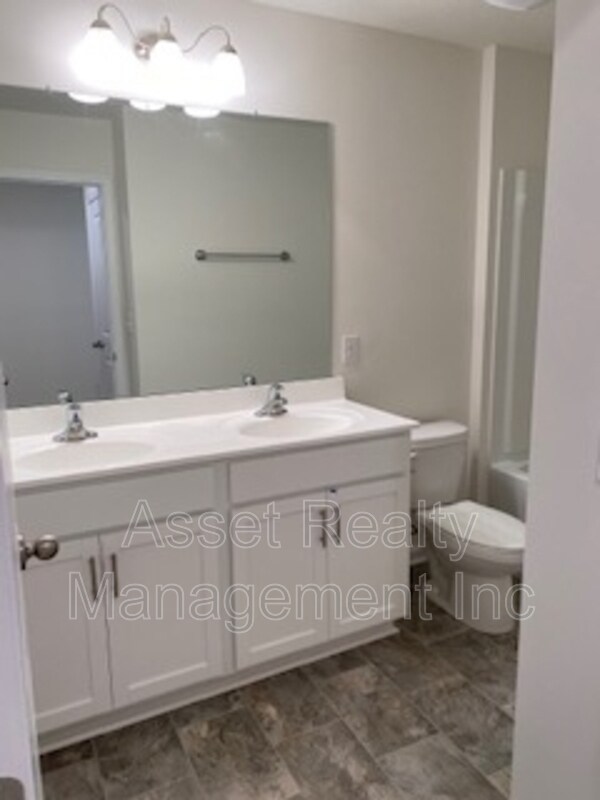 Building Photo - 12134 Evergreen Terrace Ln