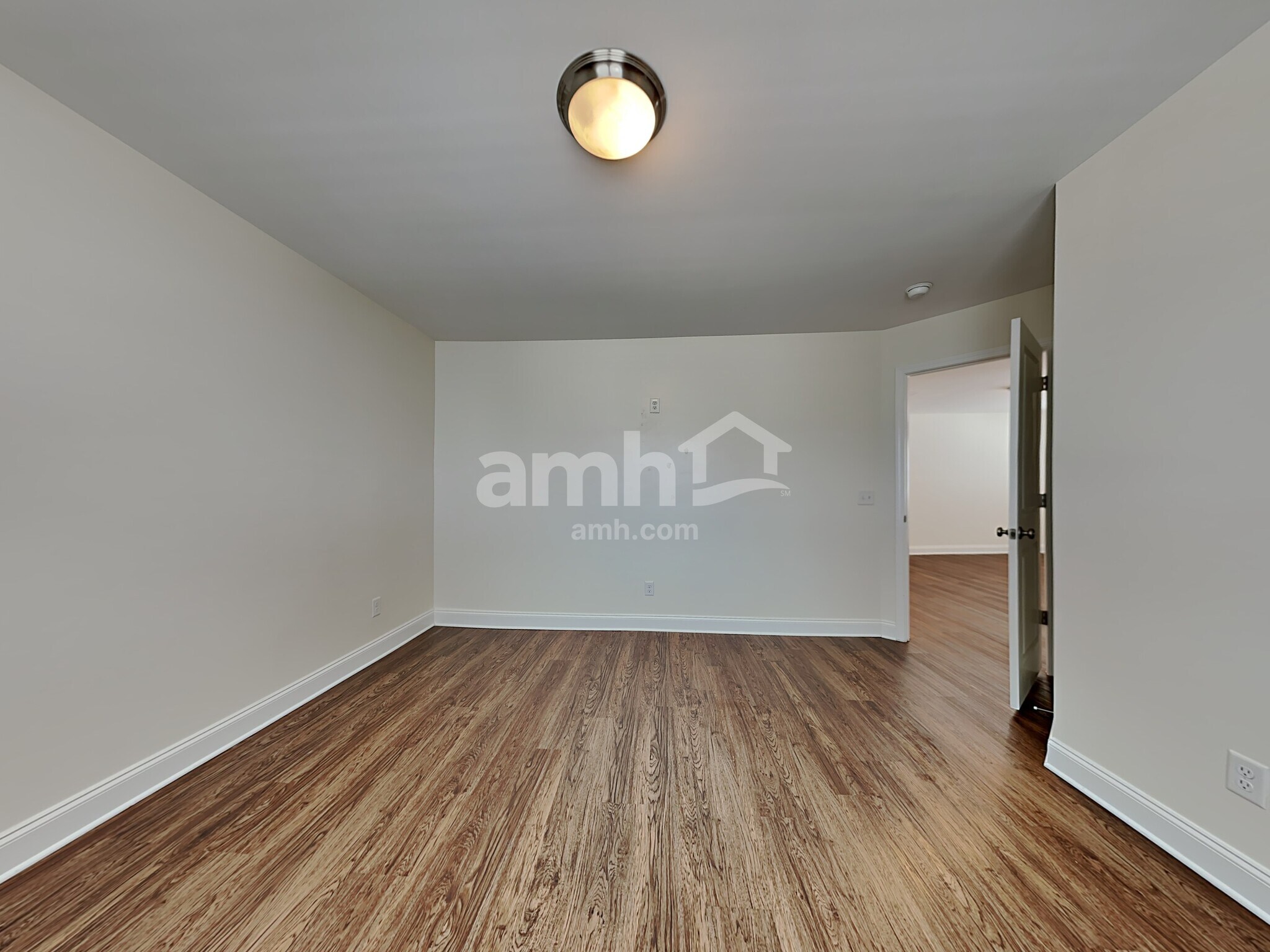 Building Photo - 215 Dogwood Cir
