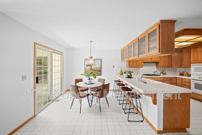 Building Photo - 7723 River Landing Dr