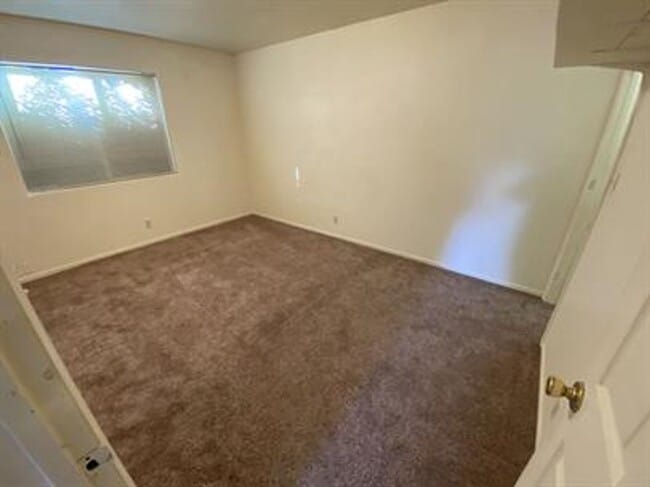 Building Photo - 1213 Spear Ave